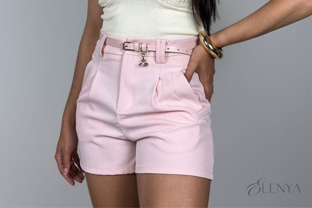 Short em alfaiataria com cinto